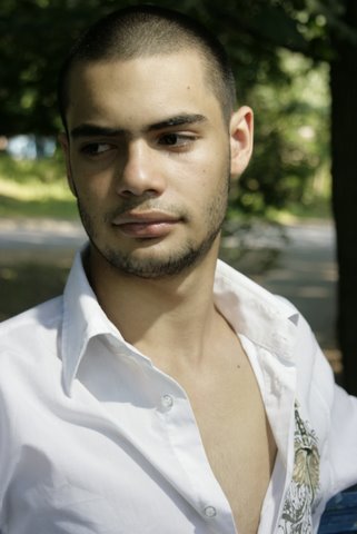 Male model photo shoot of Efrain Perez