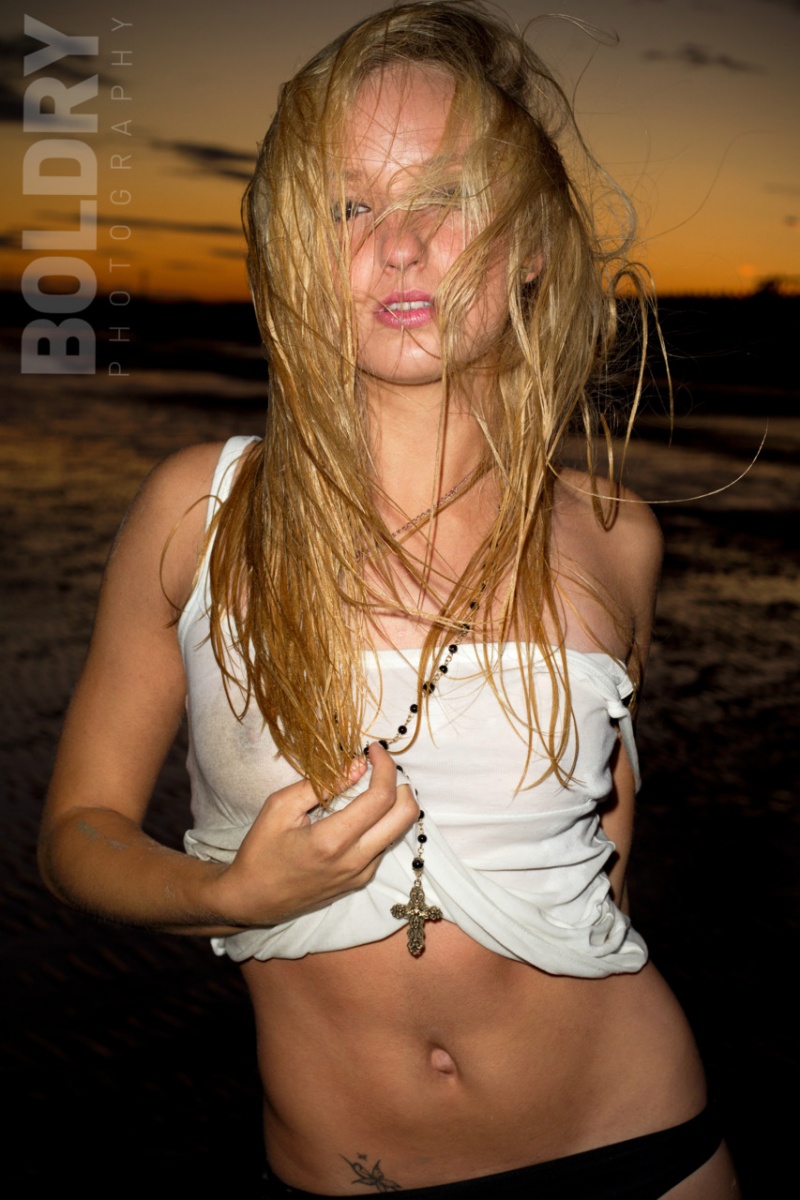 Female model photo shoot of Veronika ashlee jones
