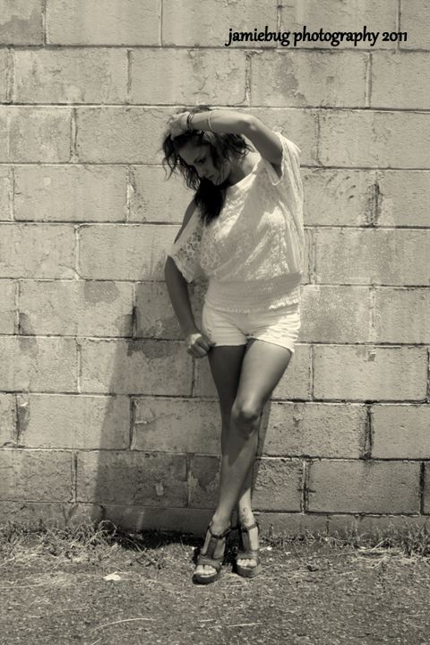 Female model photo shoot of Amy Laurel Lynn Fallaw