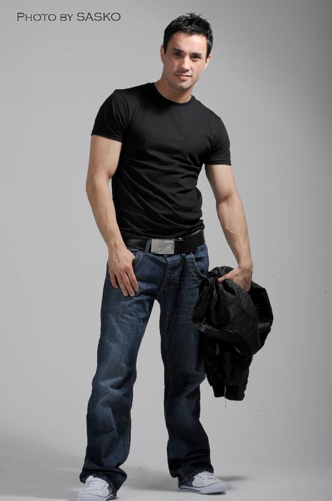 Male model photo shoot of Ray Ding Yin Lee