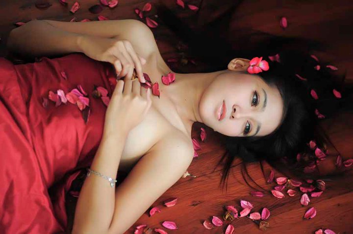 Female model photo shoot of Artha Iyung in Indonesia
