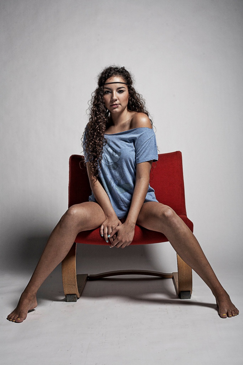 Female model photo shoot of Itzel Ximena