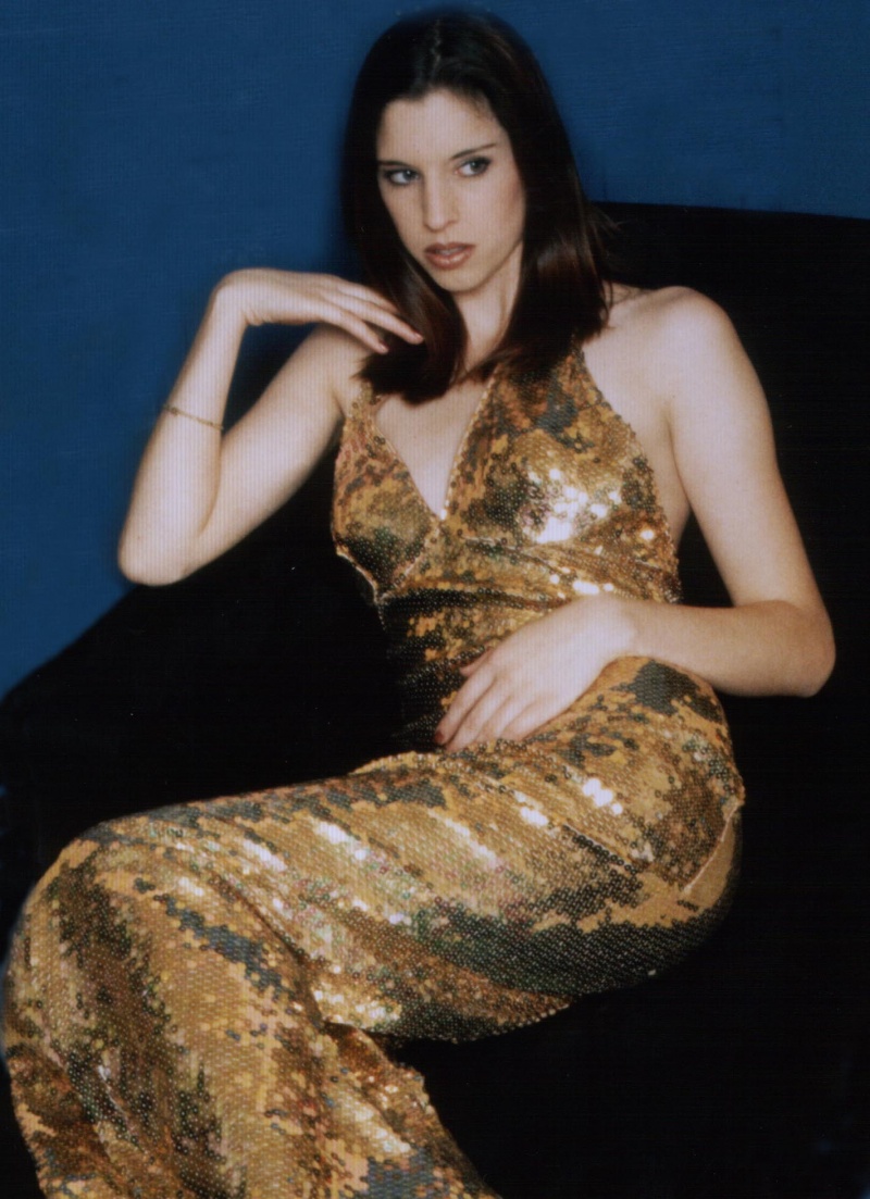 Female model photo shoot of Gail de Lara