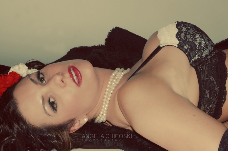 Female model photo shoot of Angela Chicoski 