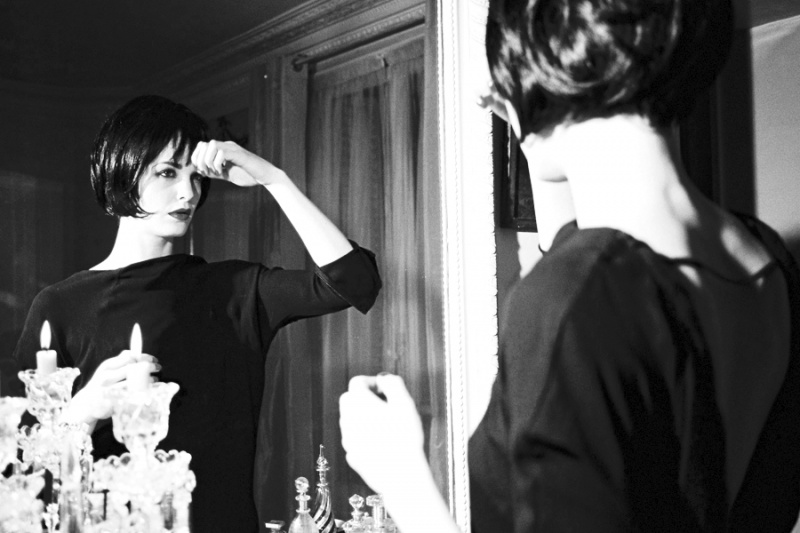 Female model photo shoot of EmilyEEdgar in Paris