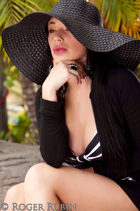 Female model photo shoot of LAURA TORRES in ESCAZU CR