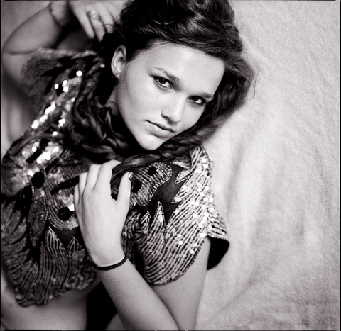 Female model photo shoot of Nicki Biggs by Vicky Slater
