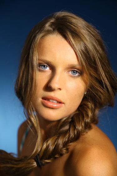Female model photo shoot of Toni Gibbs