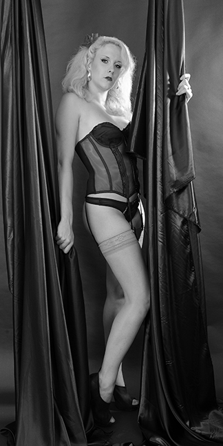 Female model photo shoot of Emma pandora Jane by ArtPictures