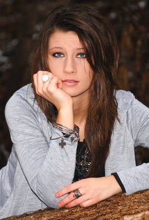 Female model photo shoot of Haley293