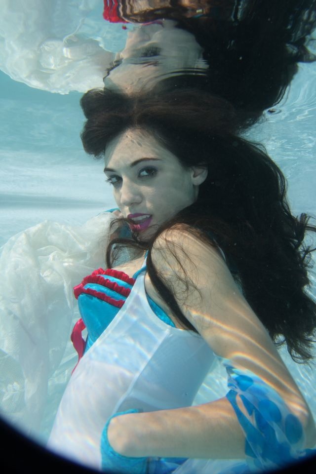 Female model photo shoot of Melanie May Hem in Underwater - Atlantis