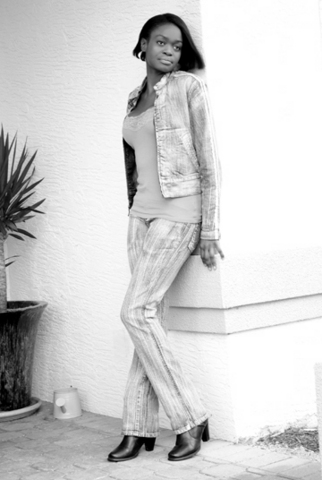 Female model photo shoot of Orlando2011