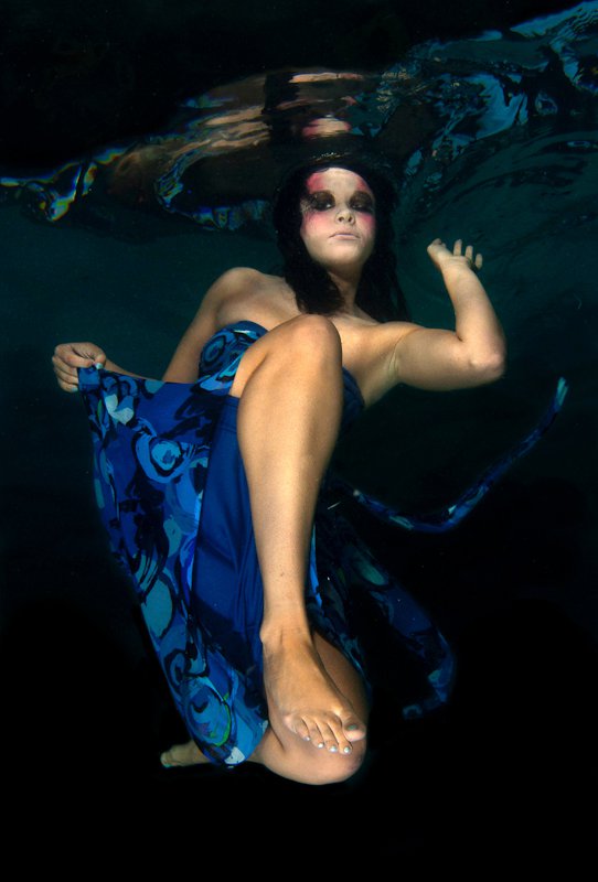 Female model photo shoot of Kit Kat Makeup Design and Jennifer-Evie by Leigh Dunne Underwater