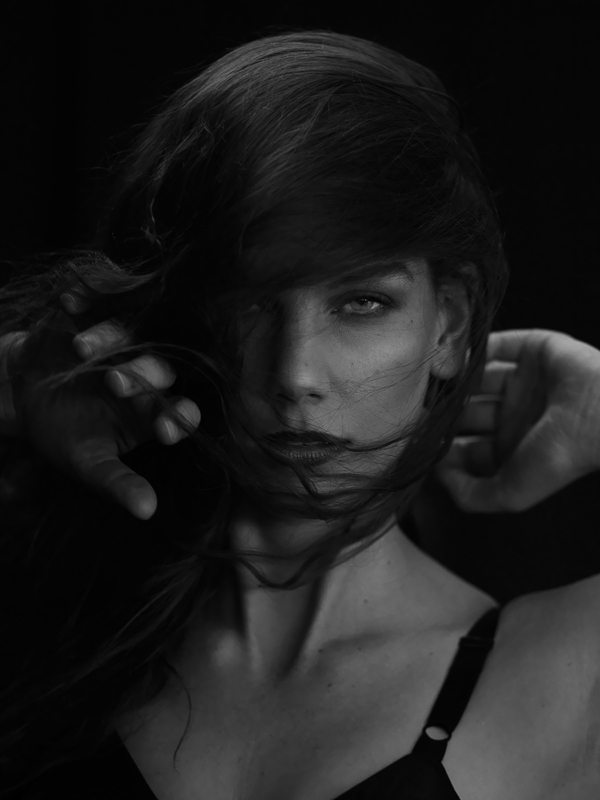 Female model photo shoot of Claryssa