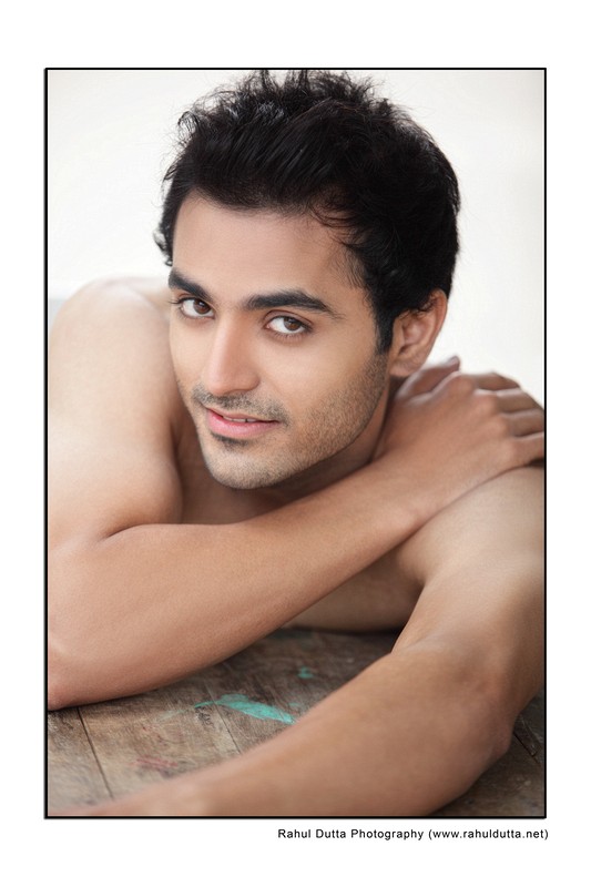 Male model photo shoot of Piyush Moudgil