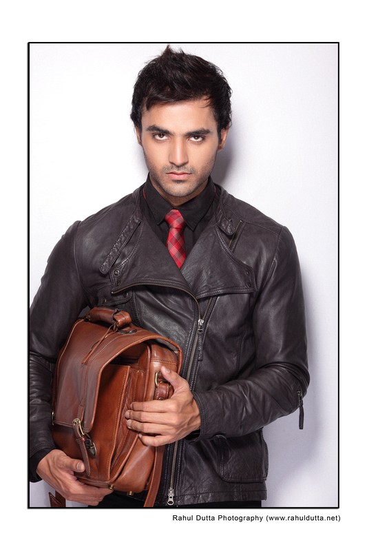 Male model photo shoot of Piyush Moudgil