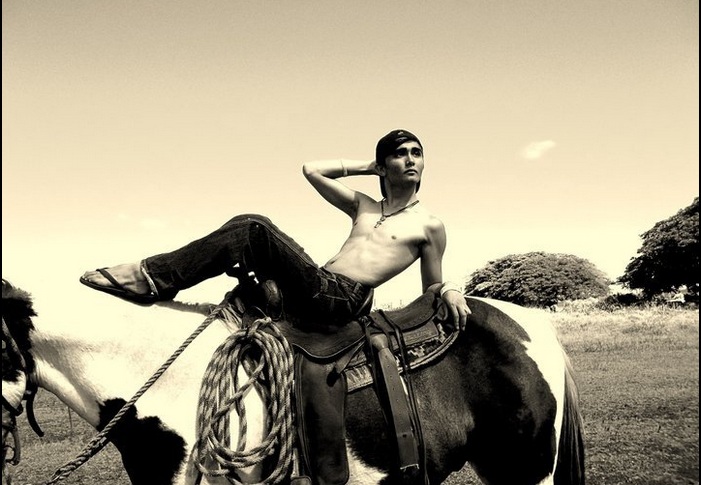Male model photo shoot of Jhonas Burke