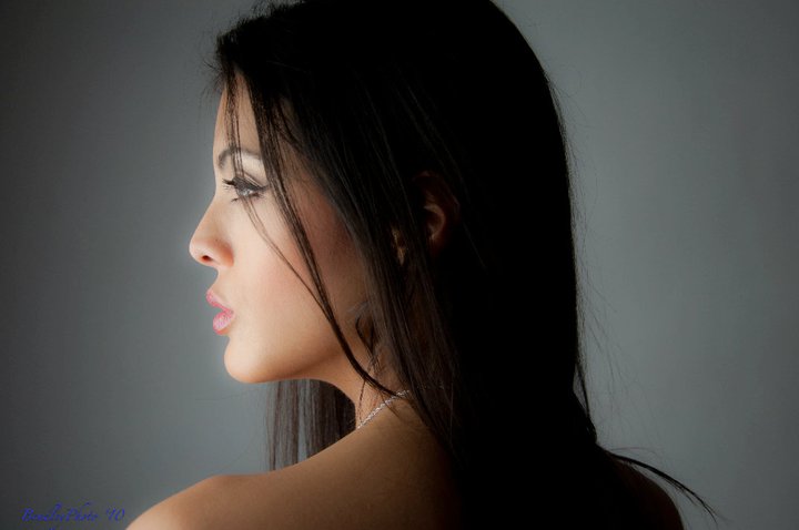 Female model photo shoot of Saressa21