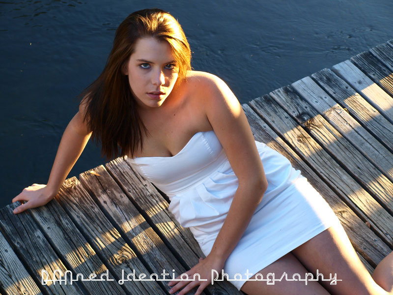 Female model photo shoot of Dee M Johnson
