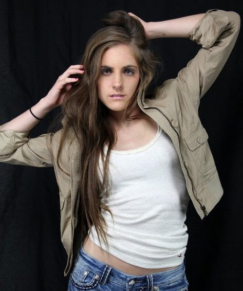 Female model photo shoot of lindsey heilig