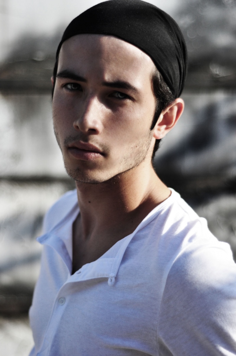 Male model photo shoot of Anthony Jairouxx
