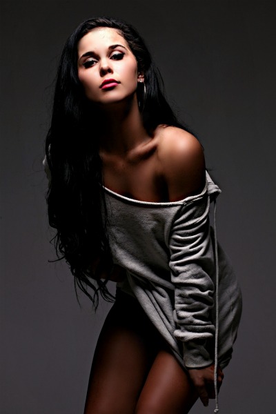 Female model photo shoot of Danielle Vines