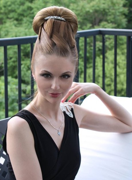 Female model photo shoot of Domnitza in Bucharest