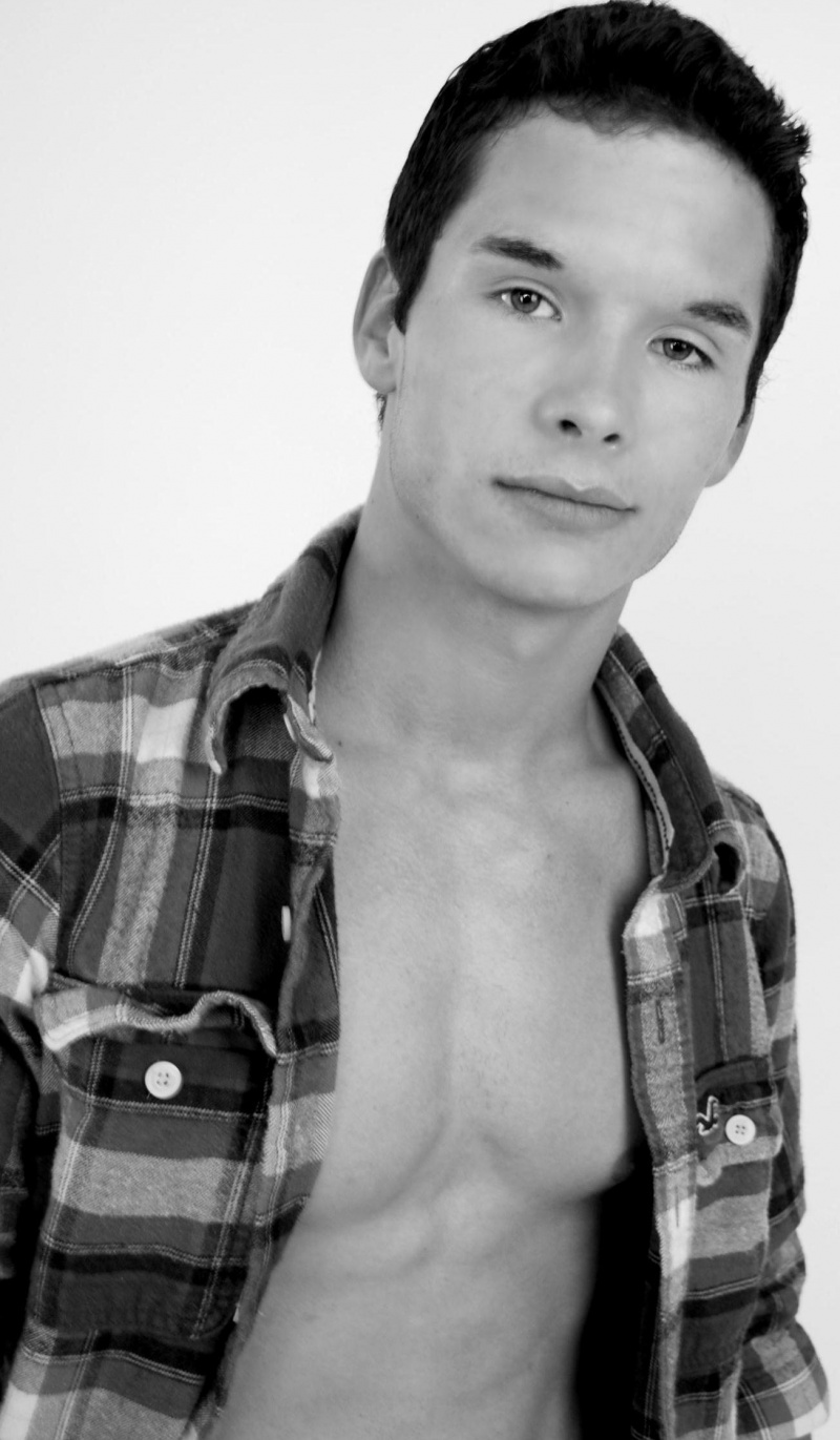Male model photo shoot of Simon Osborne in Johnson City, Tenn.