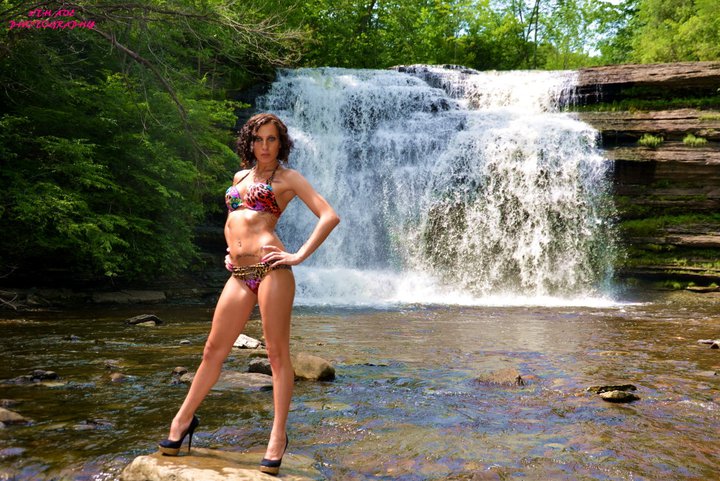 Female model photo shoot of Gabbie Noble in Pixlee Falls