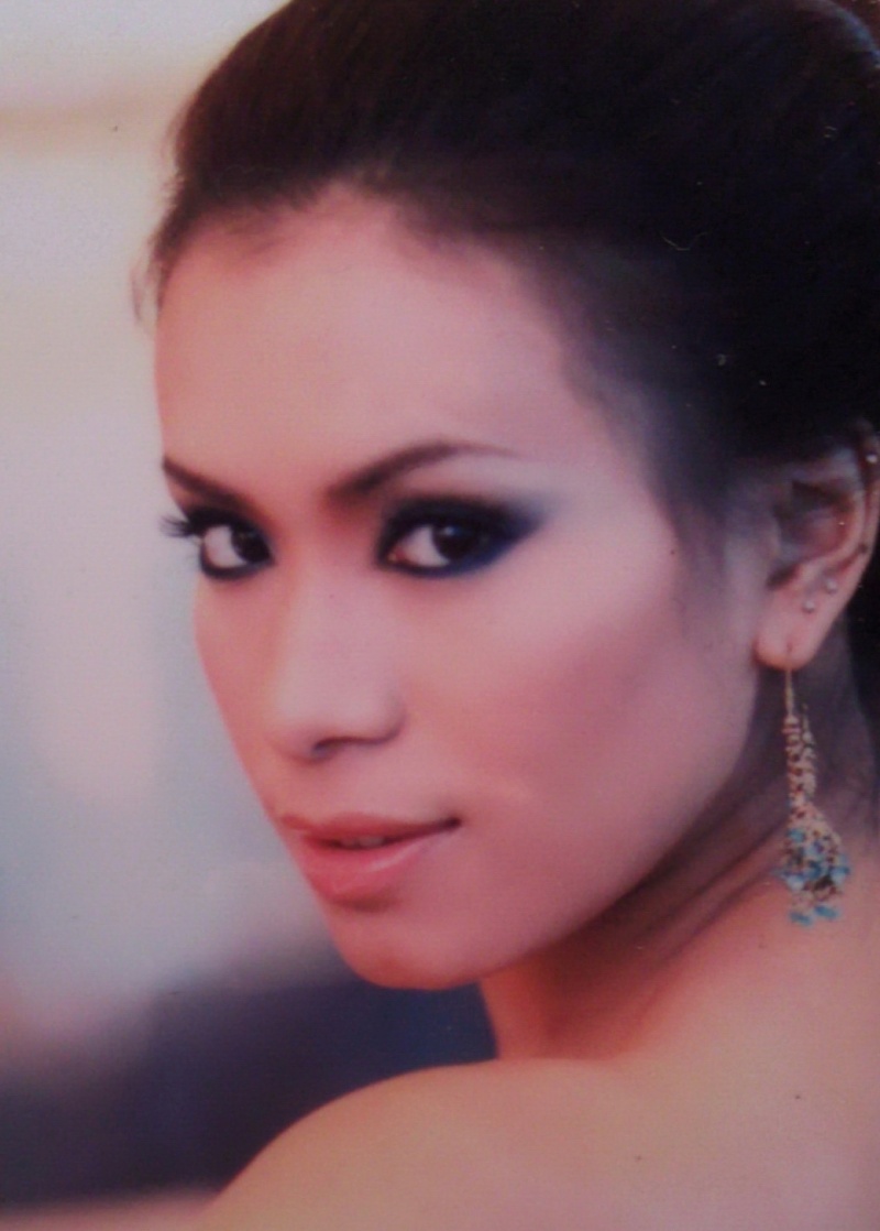Female model photo shoot of Bee Xoomsai in Bangkok