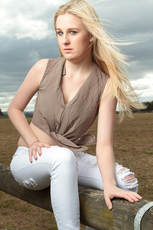 Female model photo shoot of Cindy Gardiner