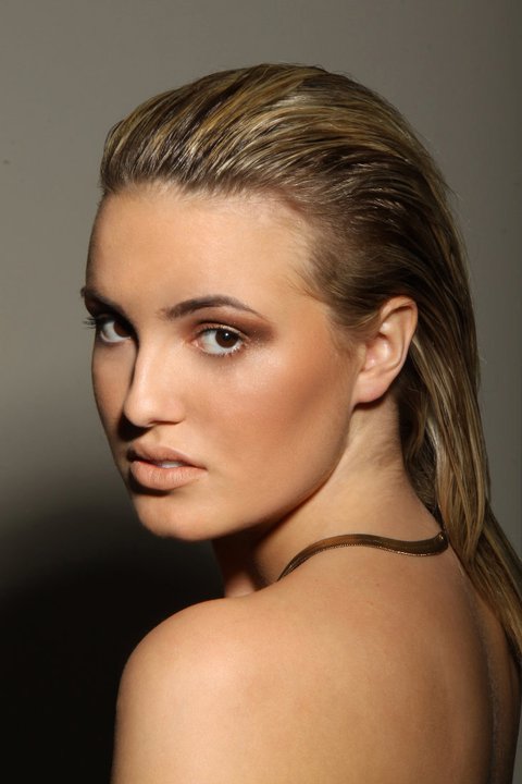 Female model photo shoot of Caitlin Kenny