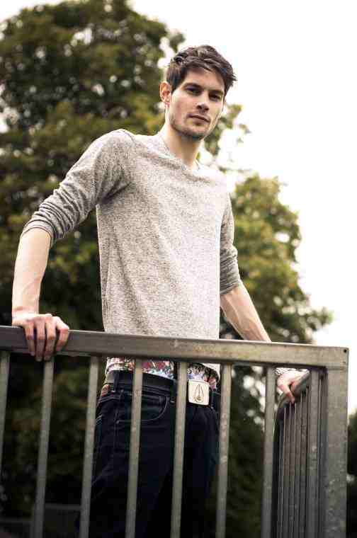 Male model photo shoot of Simon Mitchell