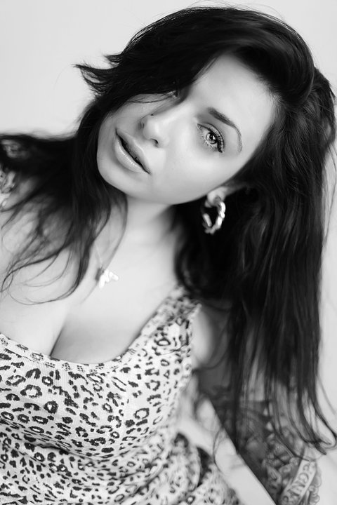 Female model photo shoot of xKARYx