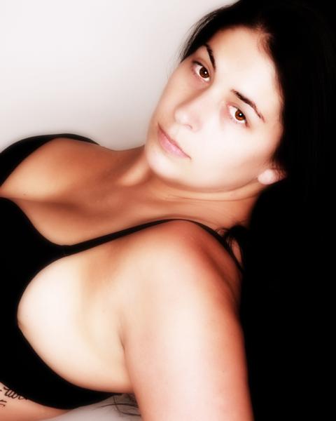 Female model photo shoot of Sasha Quinn