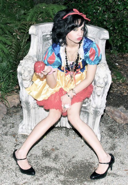Female model photo shoot of Alice La Grotta