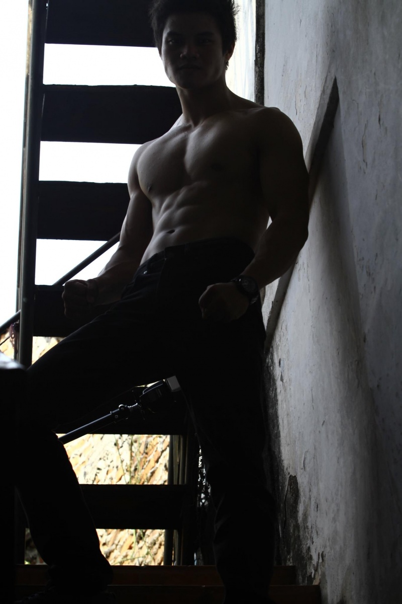 Male model photo shoot of Martin Kwee