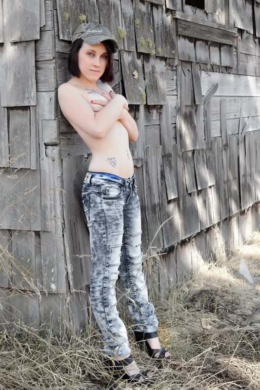 Female model photo shoot of LadieKatie by A Memory Photography in T Town