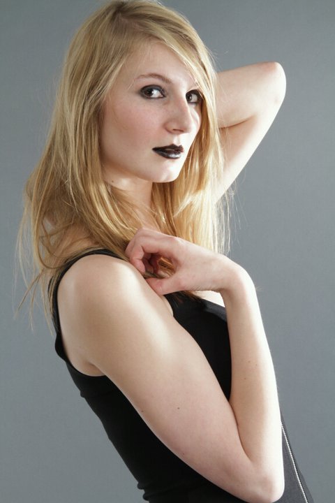 Female model photo shoot of Anna Vokes