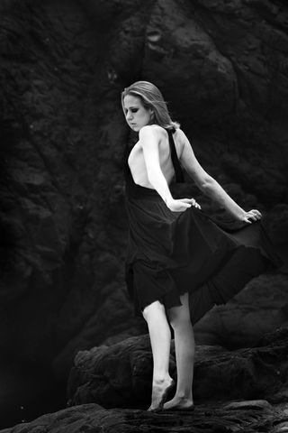 Female model photo shoot of Daryn Allene