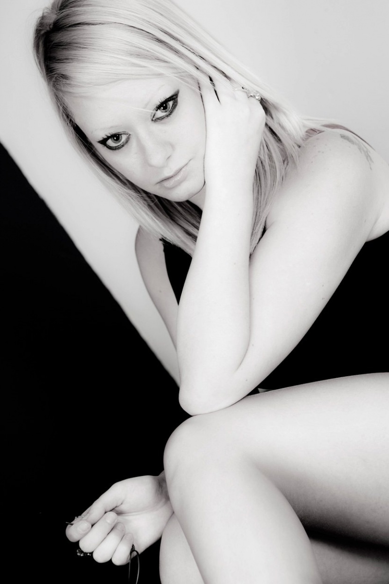 Female model photo shoot of Jas Powell