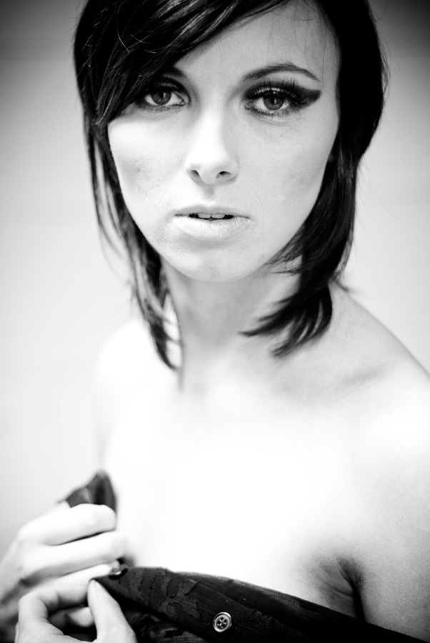 Female model photo shoot of Tiffw
