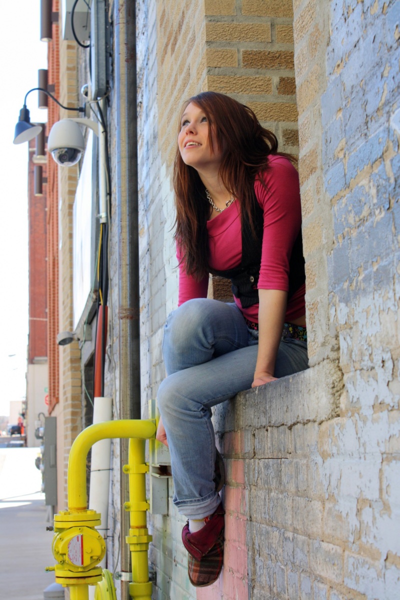 Female model photo shoot of Jonezy_ in Flint