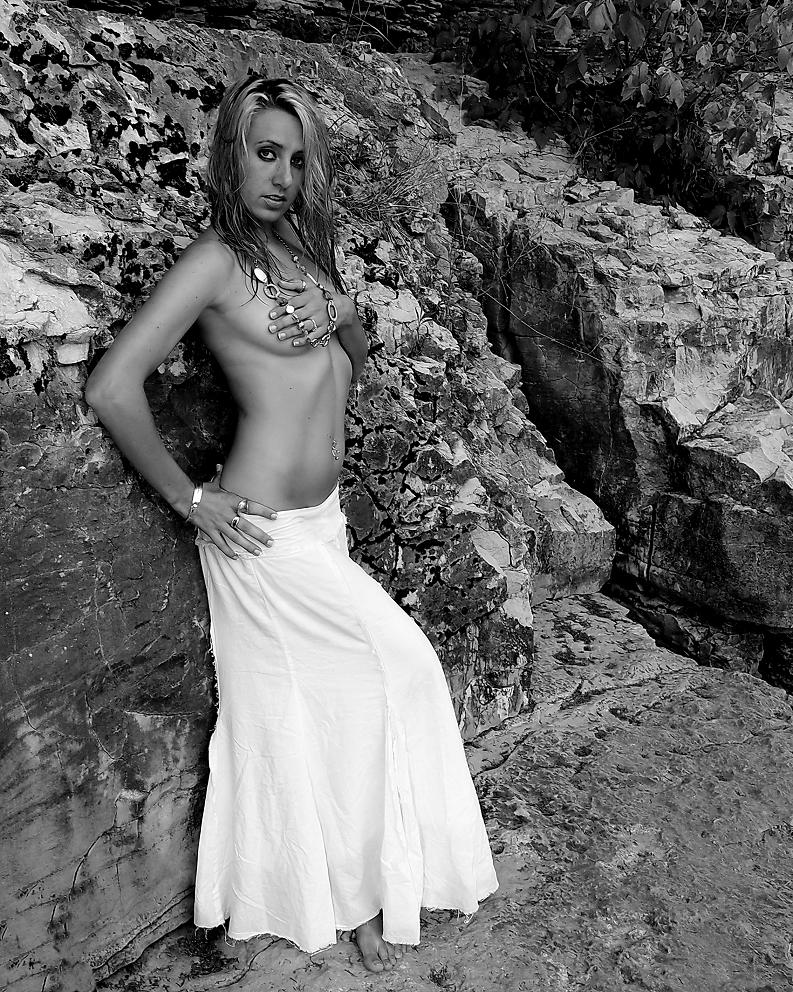 Female model photo shoot of Model Megan lynn in falls