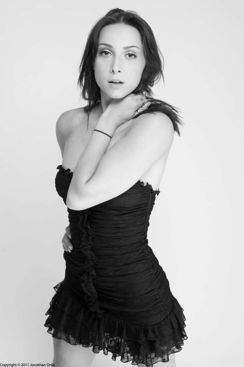 Female model photo shoot of Chelsea Didier by Jonathan Ortiz