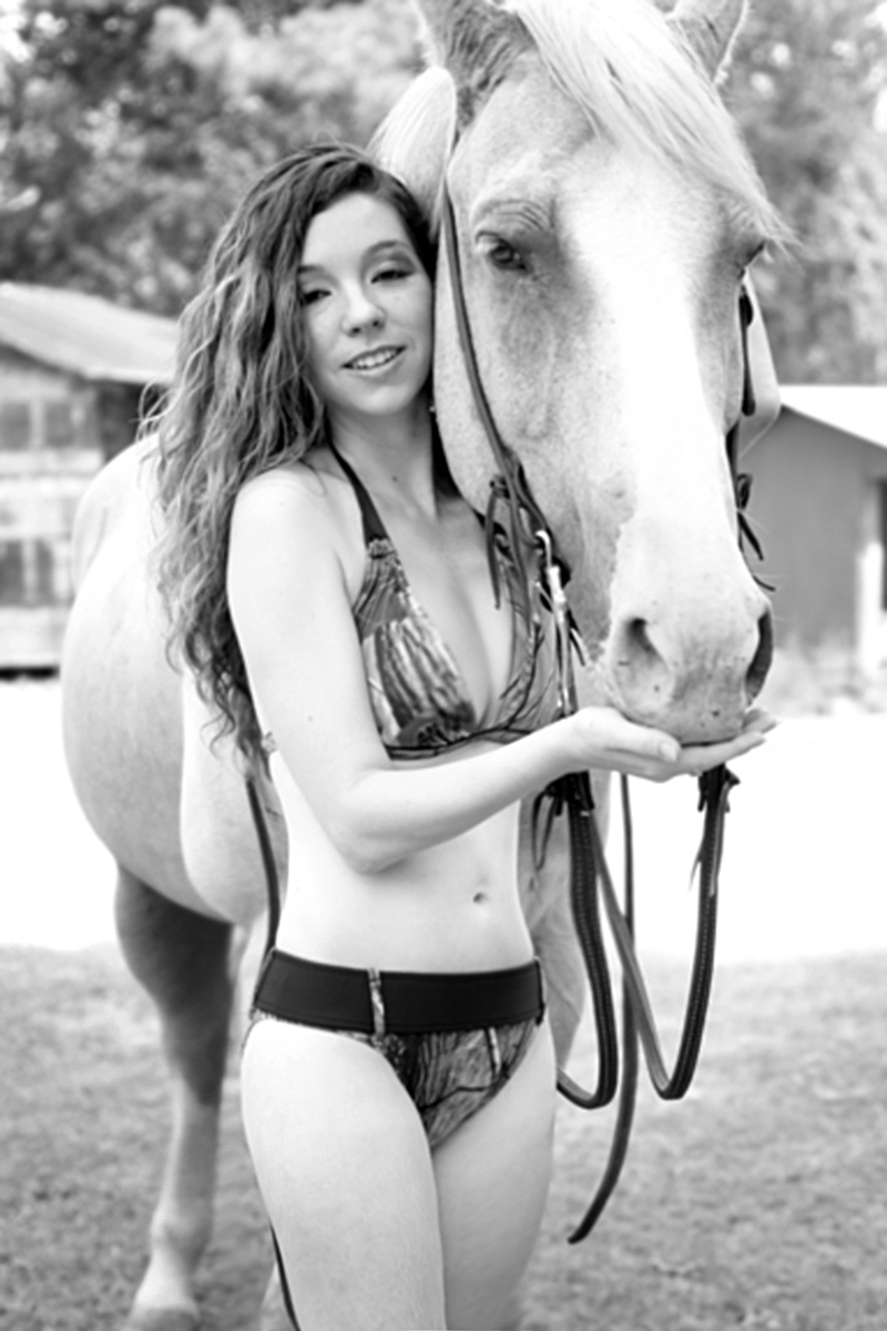 Female model photo shoot of Miss Tiffany Sue by RobertFordImage in Huntsville, TX