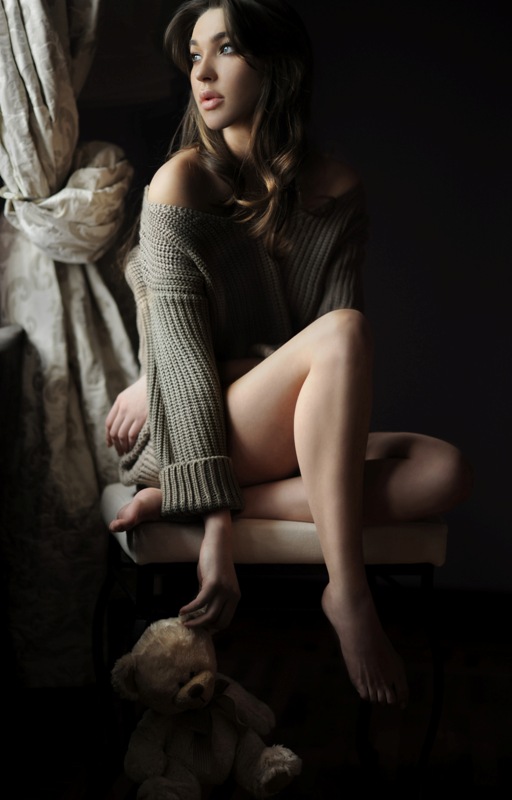 Female model photo shoot of Xenia Davy