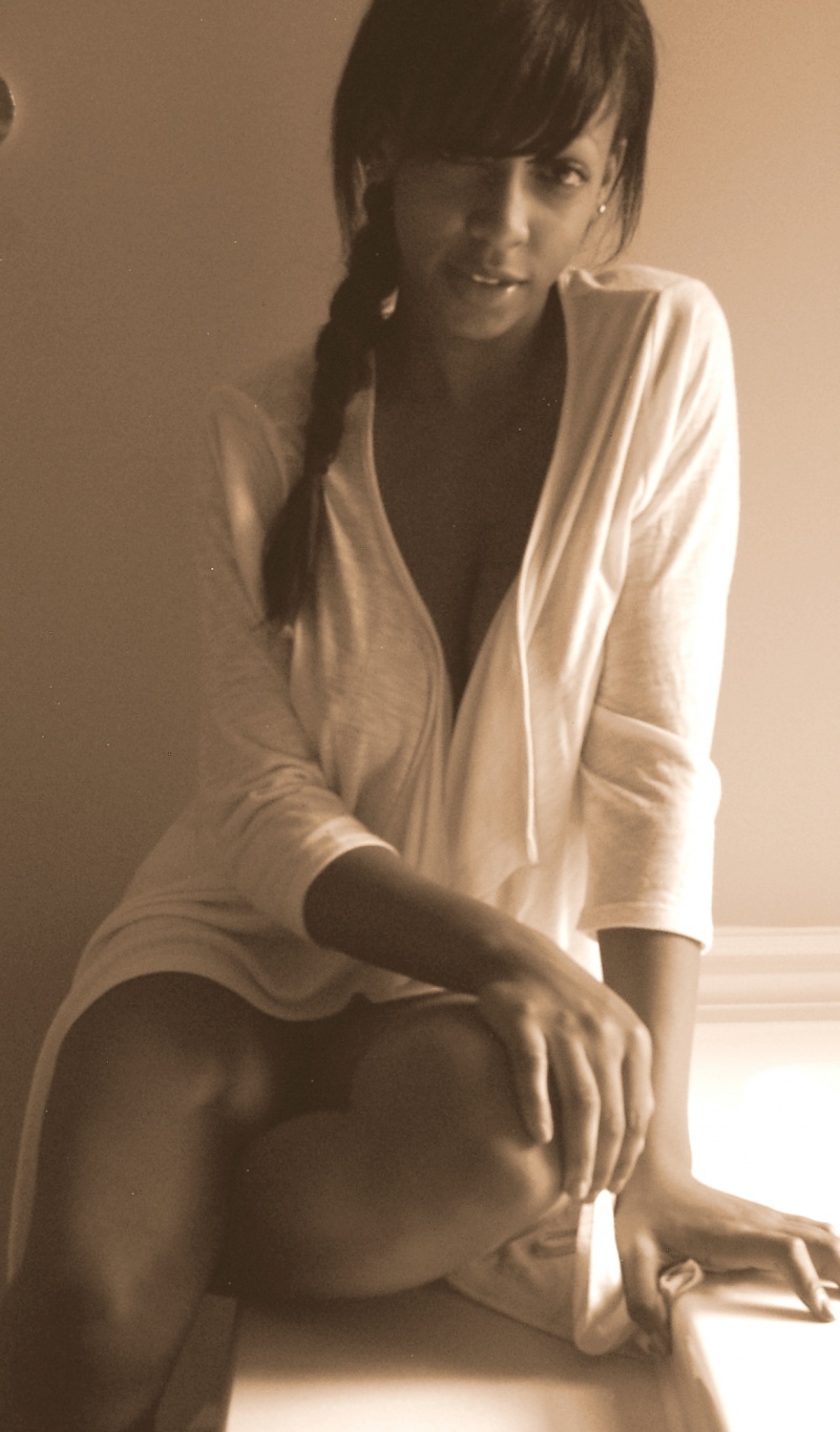 Female model photo shoot of JessicaaCarter