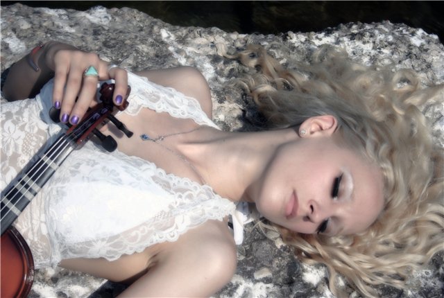 Female model photo shoot of Anjelika Rosa in IL