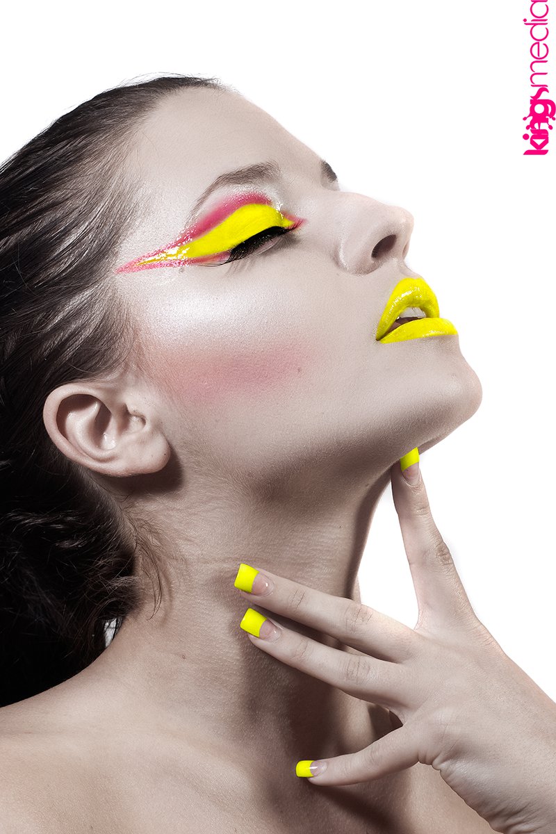 Female model photo shoot of Izzys Makeup Artistry